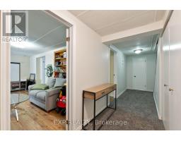 16 ACORN CRESCENT - 31