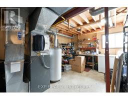 16 ACORN CRESCENT - 37