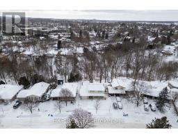 16 ACORN CRESCENT - 4