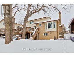 16 ACORN CRESCENT - 43