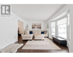 16 ACORN CRESCENT - 8