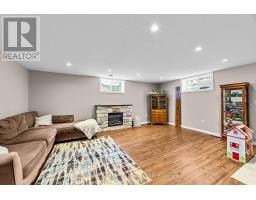 272 WALNUT STREET - 23