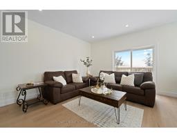 52 MOONLIGHT COURT - 11