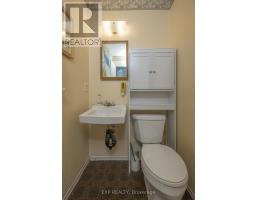 744 BARCLAY ROAD - 23