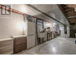 744 BARCLAY ROAD - 40