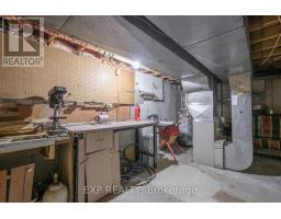 744 BARCLAY ROAD - 41