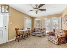 18 PORTER PLACE - 22