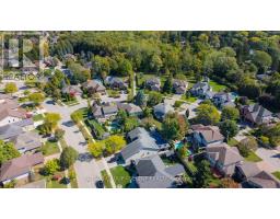 15 MARCUS CRESCENT - 31