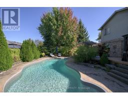 15 MARCUS CRESCENT - 34