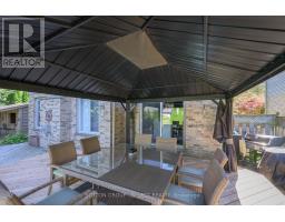 15 MARCUS CRESCENT - 38