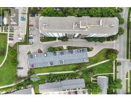 909 - 127 BELMONT DRIVE - 32