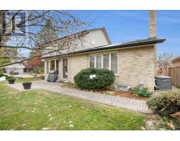 37 VIRGINIA CRESCENT - 11