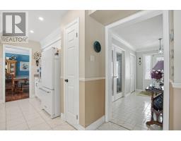 37 VIRGINIA CRESCENT - 22