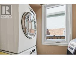 37 VIRGINIA CRESCENT - 25