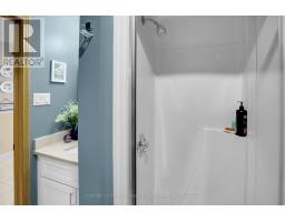 37 VIRGINIA CRESCENT - 31