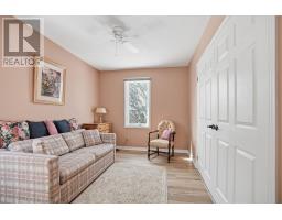 37 VIRGINIA CRESCENT - 40