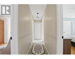 37 VIRGINIA CRESCENT - 43