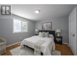 29 SASHA CRESCENT - 12