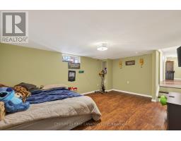 75 MENDIP CRESCENT - 31