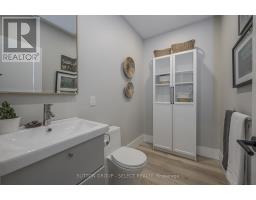 185 COMMISSIONERS ROAD E - 32