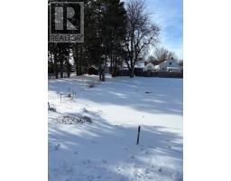 6 ELLSWORTH CLOSE - 2