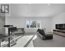 878 RIVERSIDE DRIVE - 33