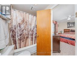 862 ASSINIBOINE CRESCENT - 17