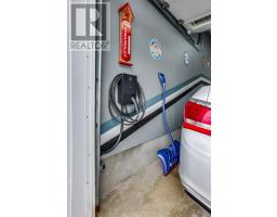 142 NAPOLEON DRIVE - 36