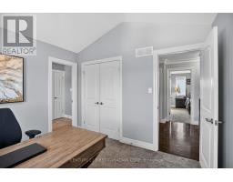 38 - 777 APRICOT DRIVE - 23