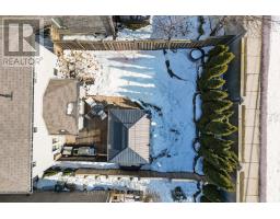 38 - 777 APRICOT DRIVE - 35