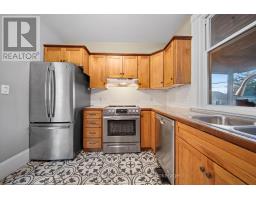 922 PRINCESS AVENUE - 10