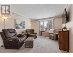 190 ELIZABETH STREET - 9