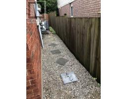 562 ERINBROOK DRIVE - 41