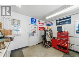 77242 LONDON ROAD - 44