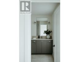 52 ROYAL CRESCENT - 33