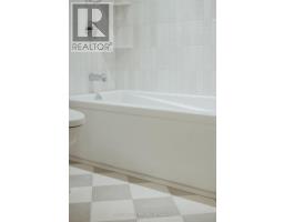 52 ROYAL CRESCENT - 40