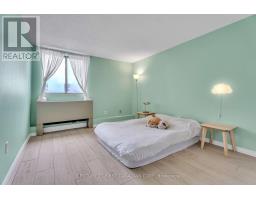 912 - 570 PROUDFOOT LANE - 20