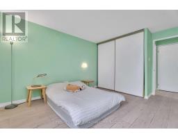 912 - 570 PROUDFOOT LANE - 21