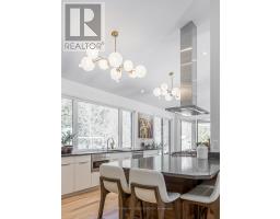 12 PARKLAND PLACE - 12