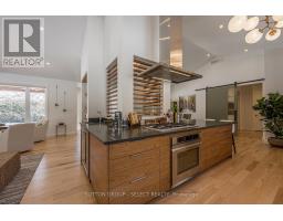 12 PARKLAND PLACE - 21