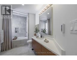 12 PARKLAND PLACE - 32