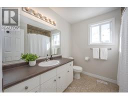 1711 CEDARCREEK CRESCENT - 34