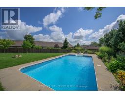 1711 CEDARCREEK CRESCENT - 43