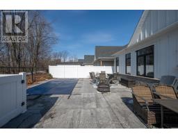 35 COMPASS TRAIL - 32