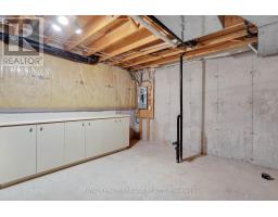 78 - 1535 TROSSACKS AVENUE - 38