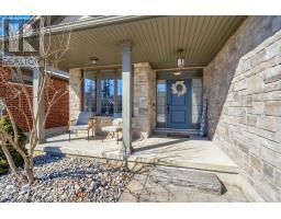 706 BENNETT CRESCENT - 4