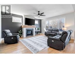 706 BENNETT CRESCENT - 6