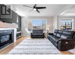 706 BENNETT CRESCENT - 7