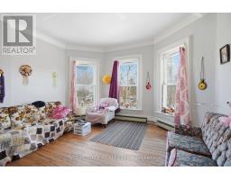 82 WELLINGTON STREET - 15