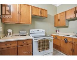 82 WELLINGTON STREET - 21